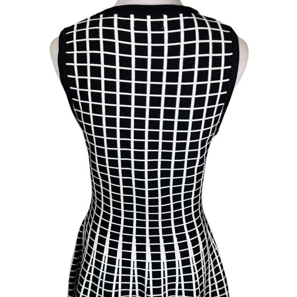 Molly Bracken T2 Black White Windowpane Check Fit & Flare Sweater Knit Dress - Picture 7 of 12